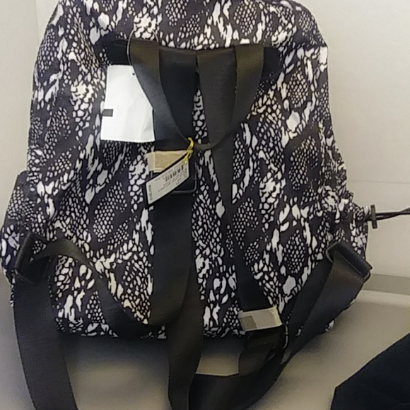 Its a bebe sports bag that's brand new - Picture 2 of 4